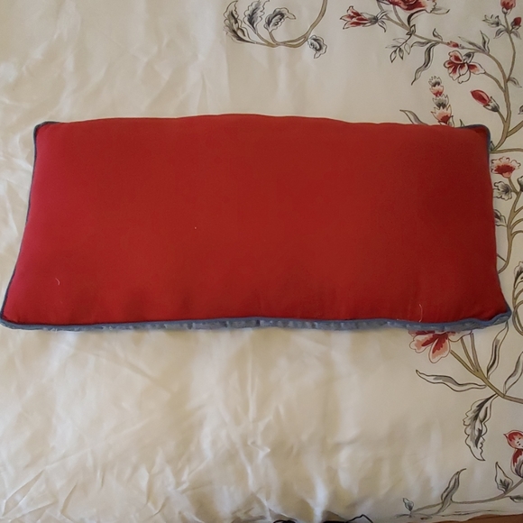 Decorative pillow. - Picture 2 of 2